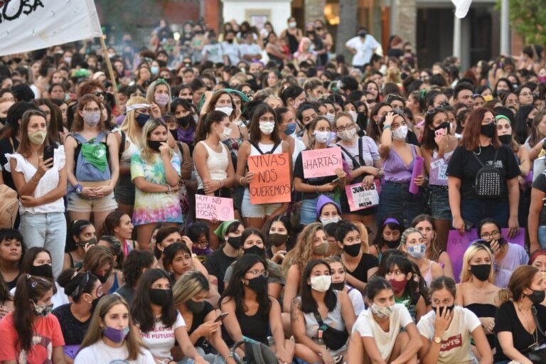 Las féminas que trabajan en el Estado santafesino estarán desobligadas de asistir a sus puestos de trabajo. Archivo.