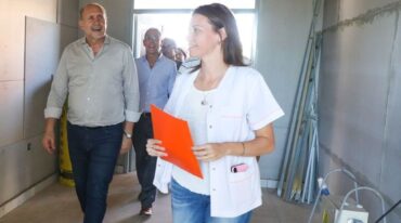 Los trabajos se llevan a cabo sobre una superficie cubierta y semi cubierta: 700m² y una superficie de espacios abiertos y públicos de 1.250m². Gentileza