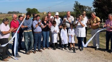 Alumnos e integrantes de la comunidad educativa de la Escuela N° 6100 fueron los encargados de cortar las cintas y dejar inaugurada la obra. Gentileza