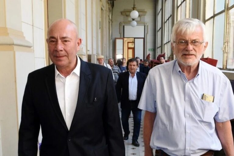 A primera hora los secretarios generales de Ate