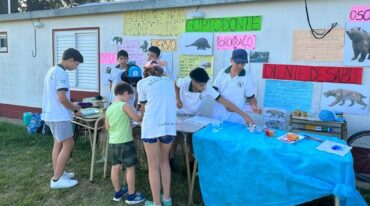 Alumnos realizaron una muestra alrededor del proceso de extracción. gentileza