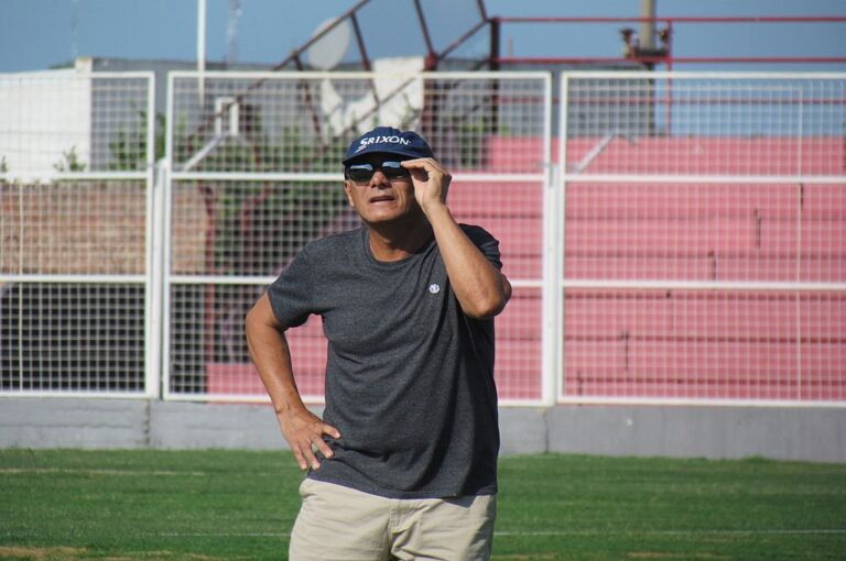 Oscar Lenzi recorrió los trabajos en el Grella.  Gabriel Obelar