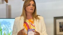 La mandataria fue intimidada por una mujer embarazada que quiso usurpar una vivienda.
