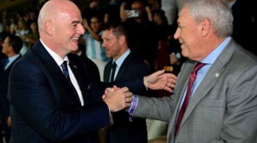 Gianni Infantino y Nery Pumpido. Archivo.