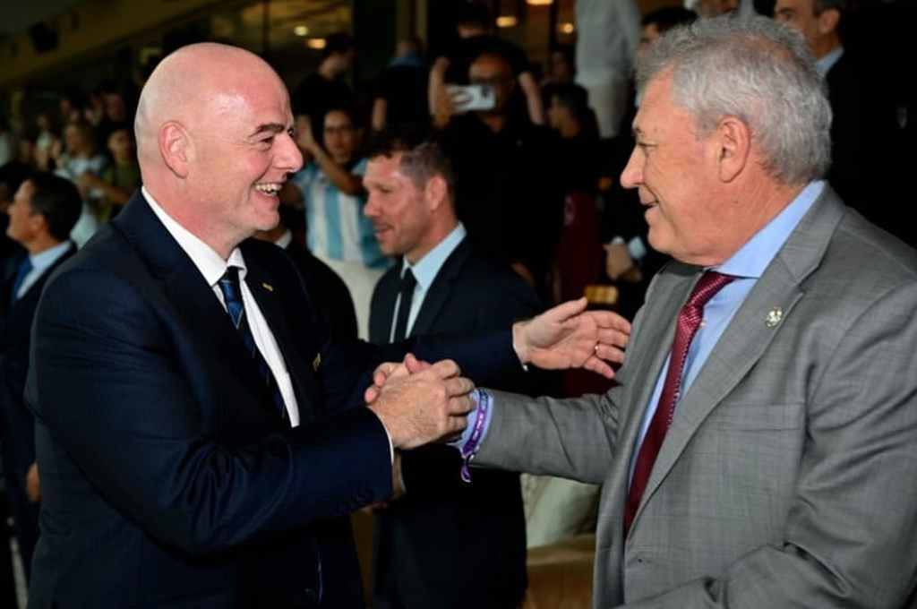 Gianni Infantino y Nery Pumpido. Archivo.