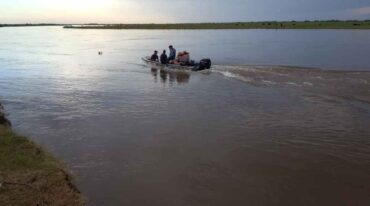 José María Huck estaba pescando junto con amigos cuando en un momento determinado un pedazo de barranca cedió