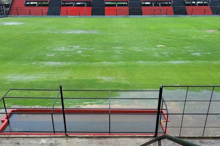 El Grella hoy. El agua no se va. Mucha lluvia o mal nivelada. La duda.