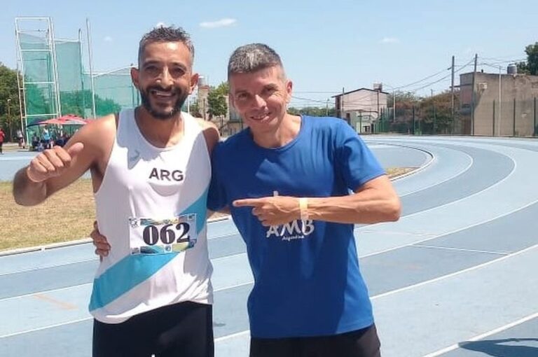 José Ponce junto a su entrenador Marcos Billén.
