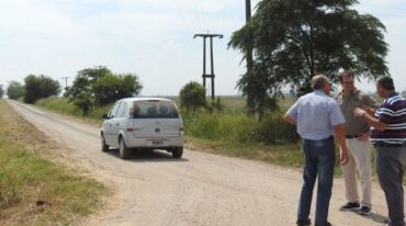 Los funcionarios locales y del ministerio de la Producción recorrieron la traza y visitaron además el C.E.R Nº 280 que se encuentra dentro de la traza que contempla el proyecto que ambas comunas gestionarán ante el Ministerio de la Producción. Gentileza