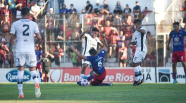 Patronato jugó mal y perdió ante los santiagueños. Foto: Prensa Patronato