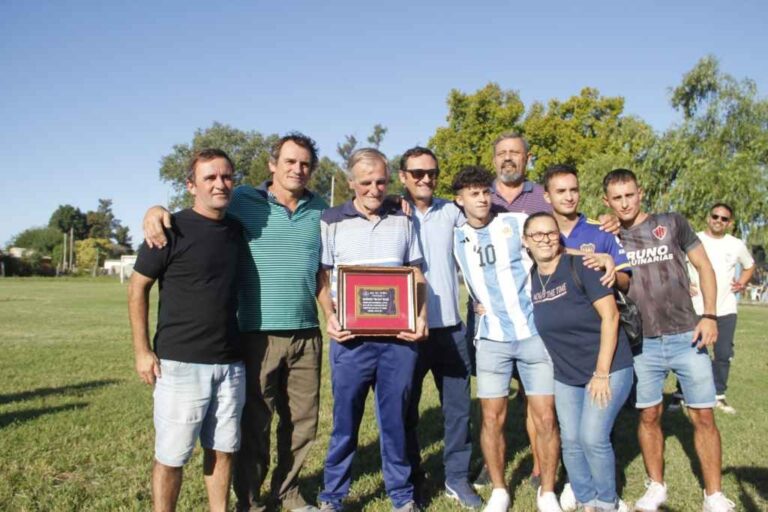 Monti con sus hijos y nietos. Gentileza.
