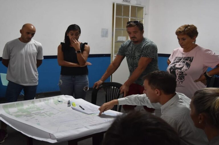 Autoridades municipales escucharon opiniones y propuestas de ciclistas y corredores sobre el 'Proyecto de Ciclovías'.
