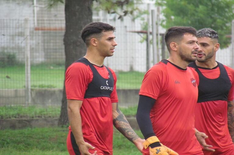 Joel Ghirardello sería titular por primera vez con la camiseta de Patronato.  Gabriel Obelar