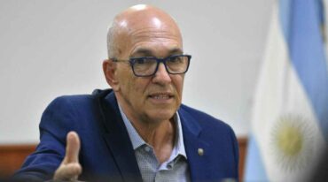 Víctor Debloc asumió la continuidad de las políticas que dejó en marcha su antecesora