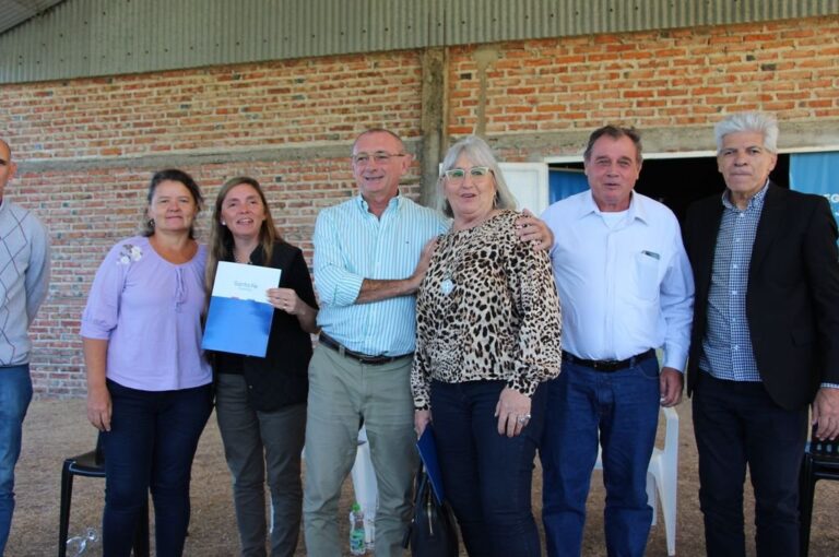 'El objetivo es que en la provincia de Santa Fe todo aquel que tenga ganas de trabajar y un proyecto o un sueño