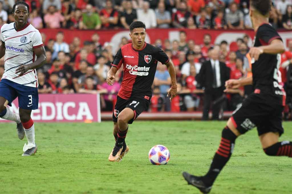 Los rojinegros se miden este martes frente al histórico Santos. Archivo.