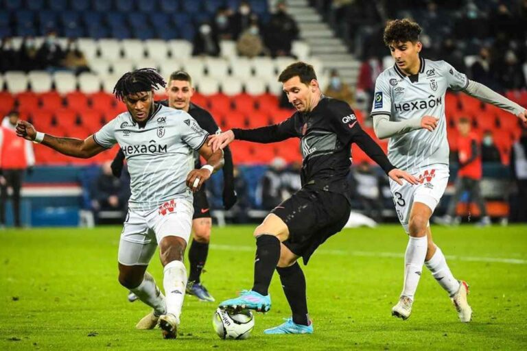 El jugador argentino fue sancionado por viajar a Arabia Saudita tras un partido de liga. Archivo.