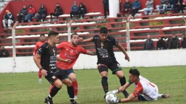 Sportivo Las Parejas derrotó por 1-0 a Independiente en Chivilcoy. Gentileza: prensa Sportivo Las Parejas.