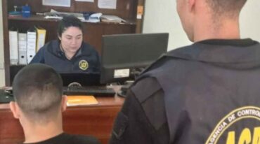Los suboficiales del Comando Radioeléctrico fueron arrestados días atrás por personal de la Agencia de Control Policial. Gentileza.