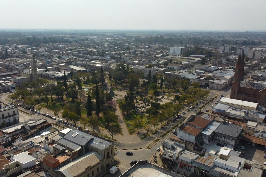 El cierre estará a cargo de Maca Revolt & Backing Band (hip hop-funk) y el Grupo La Contra (cumbia). Fernando Nicola