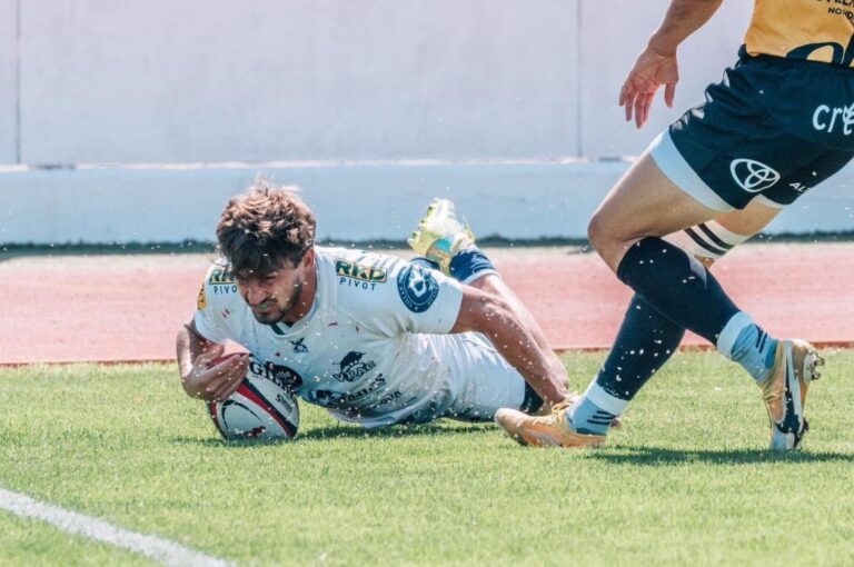 El paranaense Cian apoyó ayer el primer try de la final ante el elenco de la Universidad de Burgos. Gran temporada del entrerriano.
