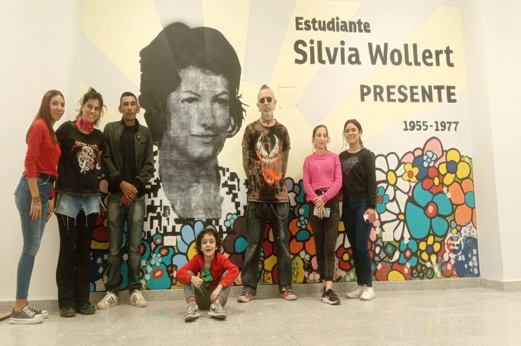 El mural finalizado está ubicado en la Facultad de Trabajo Social