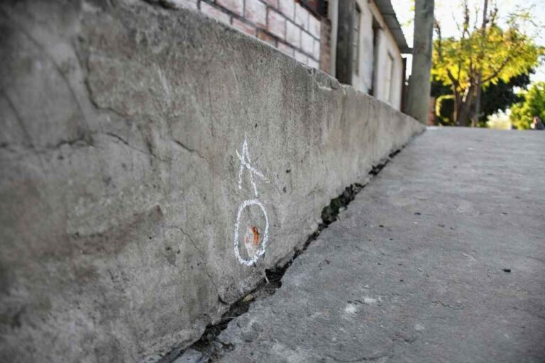 El joven fue atacado en la zona de Medrano y Siripo. Marcelo Manera.