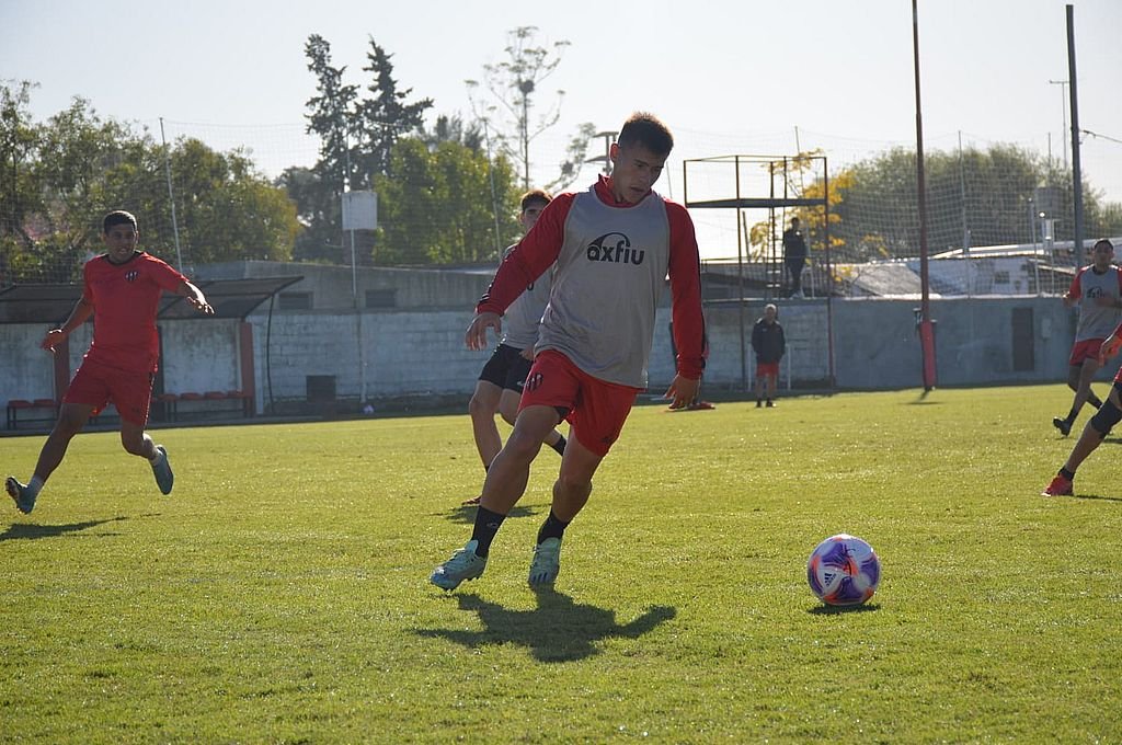 Agustín Ramos comenzó la semana con la chance de debutar cómo titular el próximo sábado.  Prensa Patronato