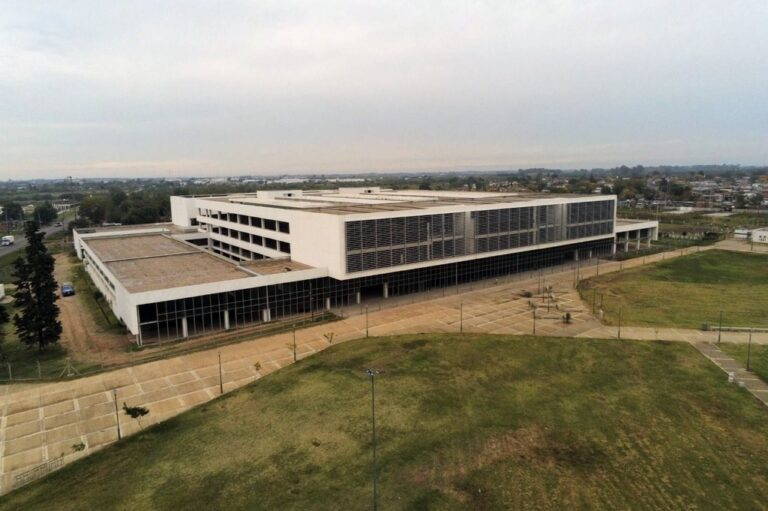 El hospital se mantiene en obras desde hace doce años. Archivo