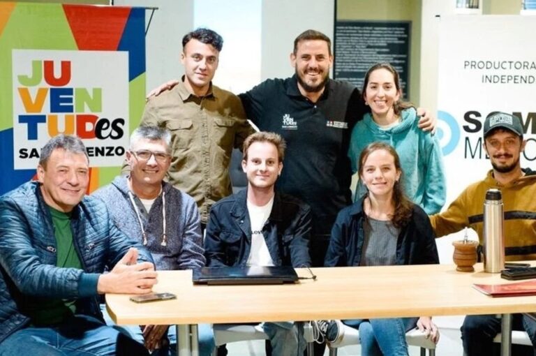 Lo acompañaron en la realización de la obra los actores Gabriel Marinucci y Gretel Payer