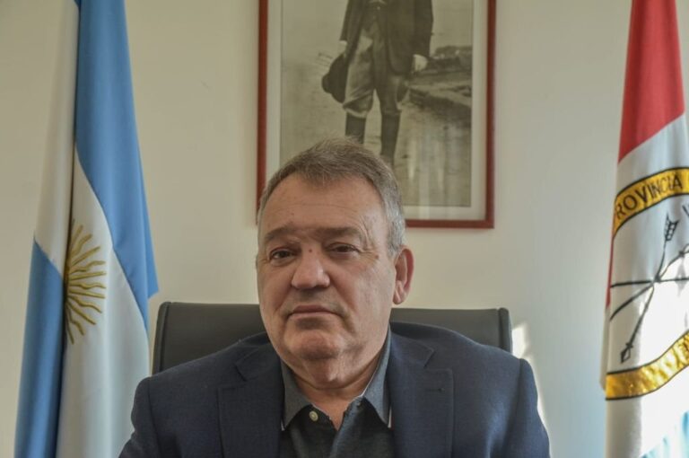 El legislador del PDP entregó ayudas sociales a distintas instituciones de la ciudad y también recorrió localidades de la región haciendo entrega de aportes. Archivo