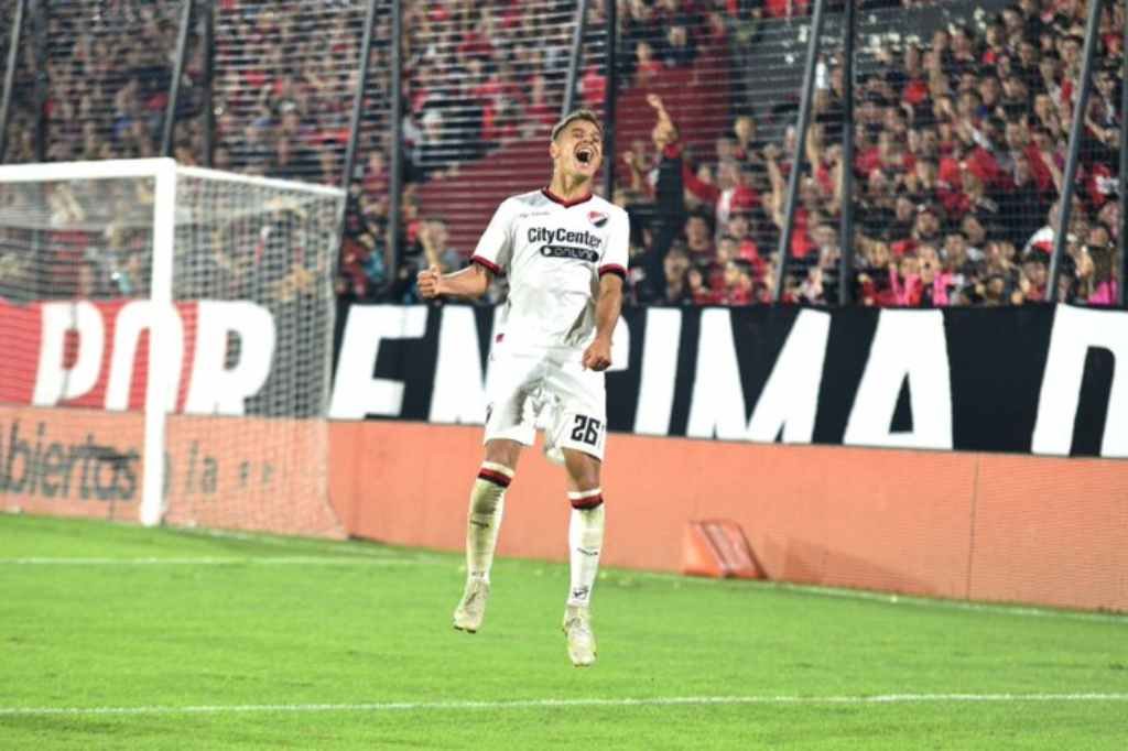 Ramiro Sordo festeja su segundo gol. Gentileza: prensa Newell's Old Boys.
