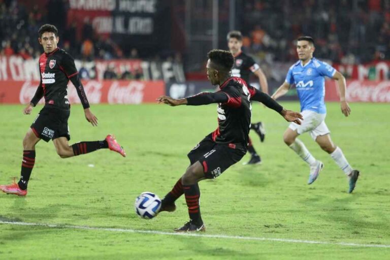 Los rojinegros vienen de derrotar a Arsenal por el torneo argentino. Archivo.