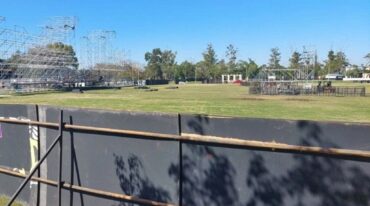 El predio ya fue cerrado y se ultiman preparativos del escenario.