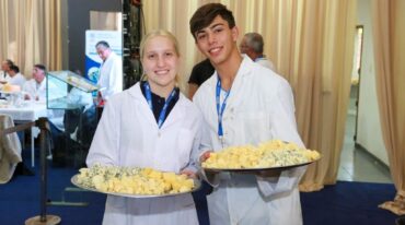 Allí el instituto educativo Santo Domingo obtuvo premios en la categoría 'Quesos de Pasta Blanda' -un 2° puesto - con su producto Cremoso. Además logró el 3er. puesto en la categoría 'Quesos de Pasta hilada' por su producto Mozzarella. Gentileza