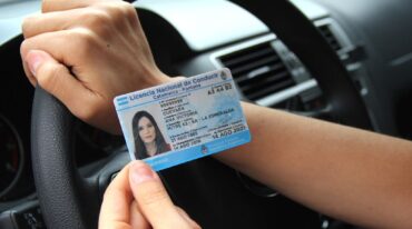 "Mi primera licencia" se enmarca en el plan de seguridad vial Quién Pierde? y tiene como objetivo brindar a los jóvenes las herramientas necesarias para desempeñar una conducta responsable en el tránsito de la ciudad. Gentileza