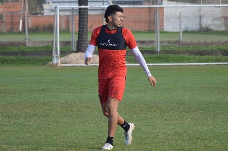 La banda derecha de la defensa