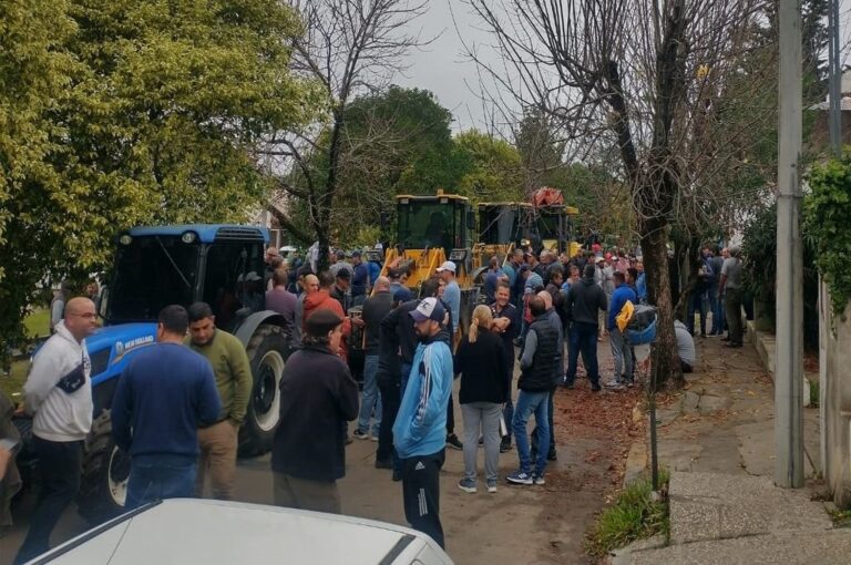 Con vehículos que se utilizan para trabajar