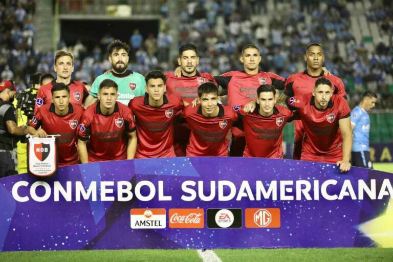 La formación inicial rojinegra que ganó en Santa Cruz de la Sierra. Gentileza: prensa Newell's Old Boys.