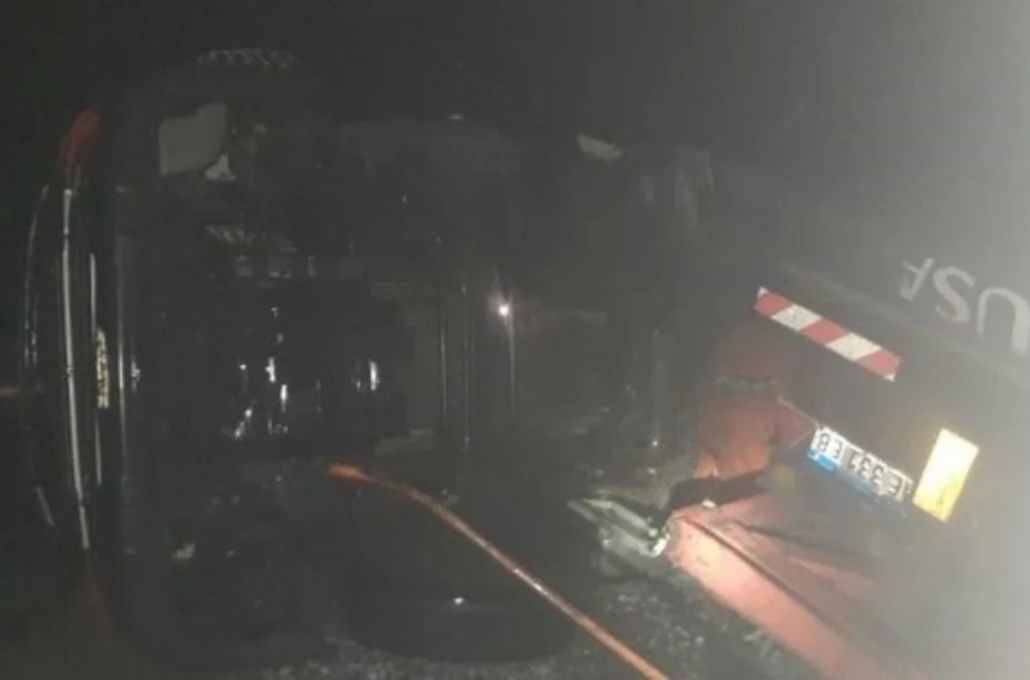 El chofer fue trasladado a un centro de salud. Gentileza.