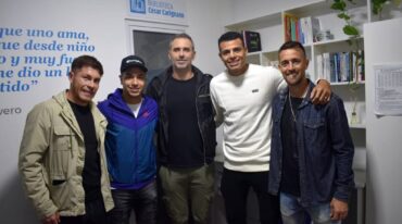 César Carignano estuvo en la inauguración de la biblioteca que lleva su nombre.  Prensa Atlético de Rafaela