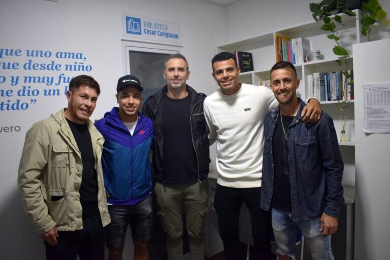 César Carignano estuvo en la inauguración de la biblioteca que lleva su nombre.  Prensa Atlético de Rafaela