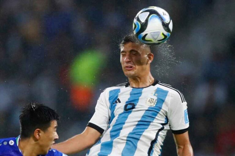 Véliz lleva dos goles en dos partidos en el campeonato. Reuters.