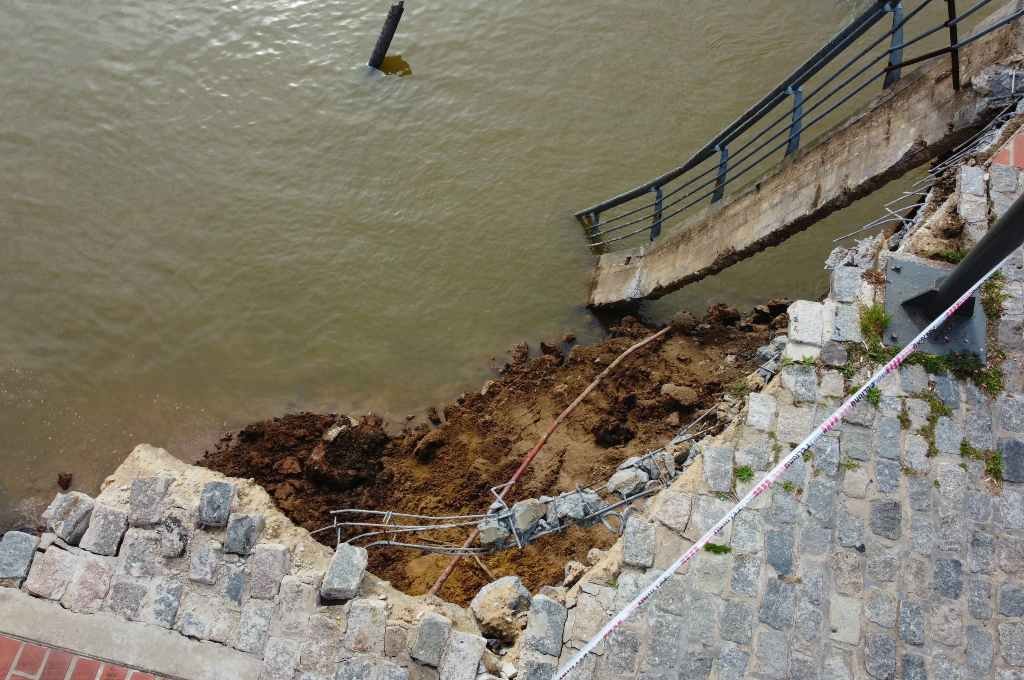 Derrumbe. Se trata de una ruptura de 20 metros que se produjo por la sequía récord del río Paraná. Archivo/Fernando Nicola.