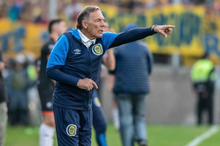 El DT llegó al centenar de triunfos con los auriazules. Gentileza: prensa Rosario Central.