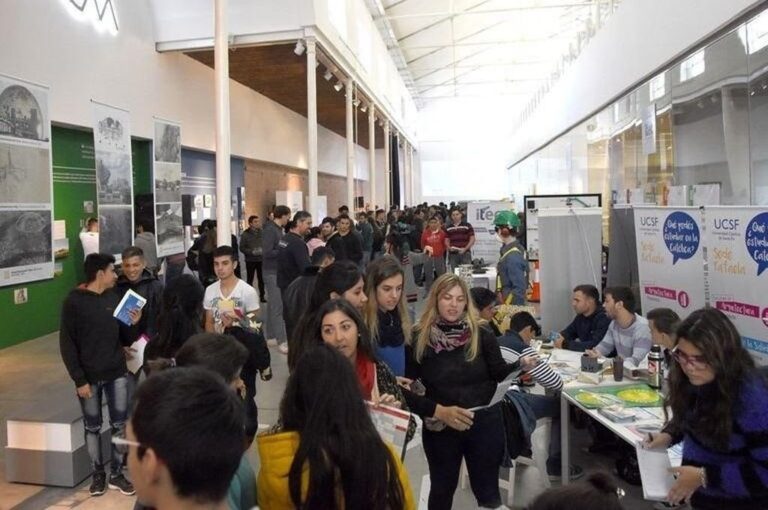 Es importante destacar que será una excelente oportunidad para conocer información relevante en los distintos stands de las diferentes. Además estará presente el Punto Progresar