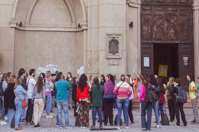 Como parte de las actividades programadas se llevó a cabo una caminata por el barrio El Tambor