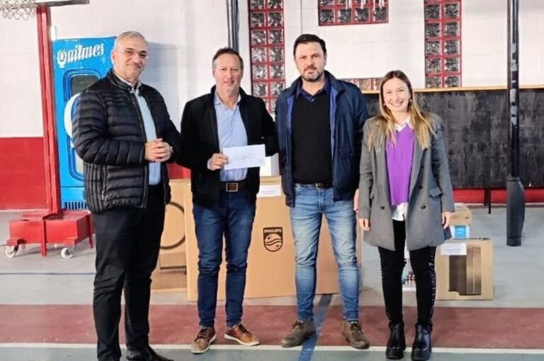 Esta oportunidad fue propicia para que el senador Calvo junto a su equipo