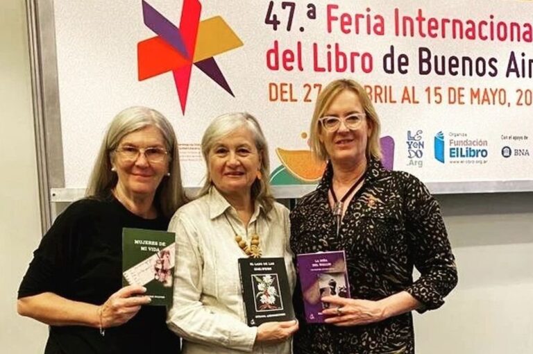 'Das Mädchen aus dem Wallis' es el primer libro editado en la Colección Inmigrantes de Editorial De laire bilingüe!! (Español  alemán). Se trata de un proyecto que tiene como objetivo acercar las lenguas nativas de los inmigrantes a la literatura local. Gentileza