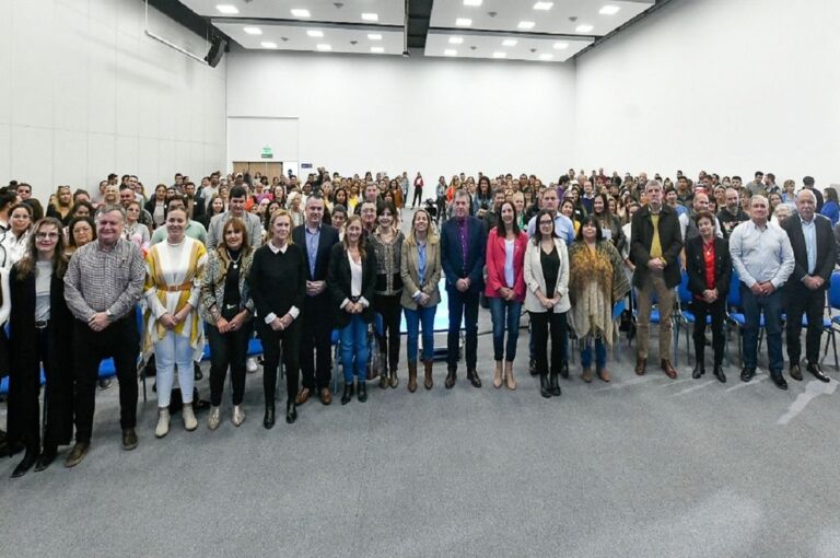 Representantes de más de cien organizaciones